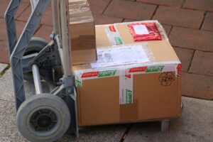 packet, delivery, post-5503969.jpg